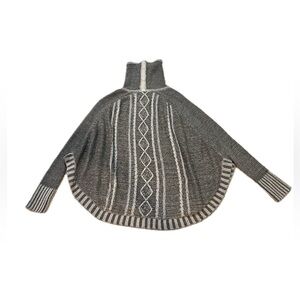 Anthropology Yoon Sweater Poncho with Sleeves Size XS/S